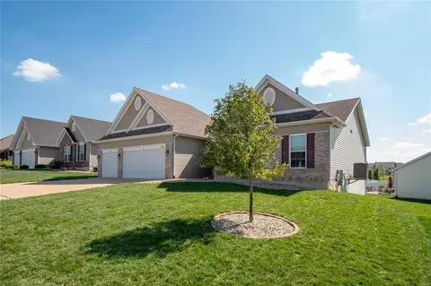 1446 Noyack Dr, O'fallon, MO 63366 photo 3