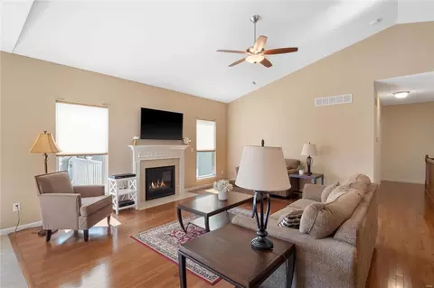 1446 Noyack Dr, O'fallon, MO 63366 photo 8