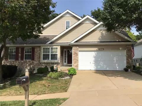 5415 Hagemann Pointe Dr, Saint Louis, MO 63128