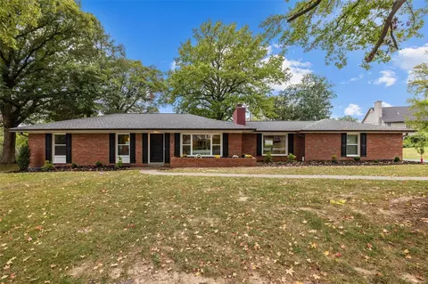 5 Ramsgate Dr, Saint Louis, MO 63132