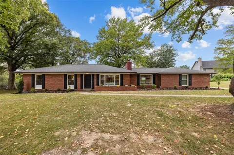 5 Ramsgate Dr, Saint Louis, MO 63132 photo 2