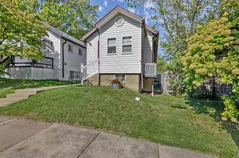 271 Pardella Ave, Saint Louis, MO 63125