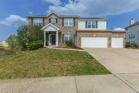 2521 Bear Creek Dr, Wentzville, MO 63385