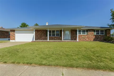 1649 Tamarack Dr, Saint Charles, MO 63301