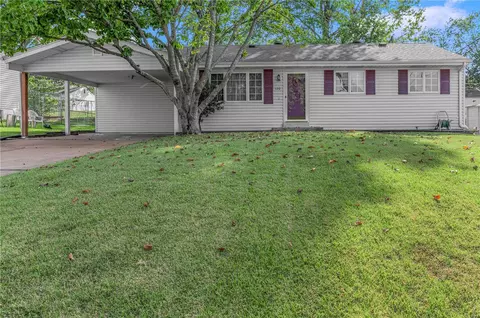 120 Bertrand Dr, Saint Louis, MO 63129