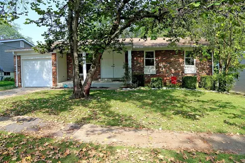 987 Piedras Pkwy, Fenton, MO 63026