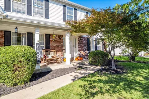 106 Keystone Crossing Dr, O'fallon, MO 63368 photo 2