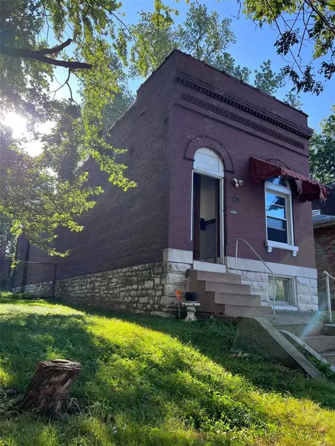 4232 Iowa Ave, Saint Louis, MO 63111