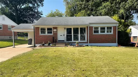 1005 Saint Brendan Ln, Florissant, MO 63031