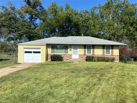 1101 Marchi Dr, Saint Louis, MO 63125