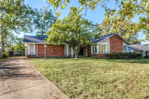 408 Brass Lamp Dr, Ballwin, MO 63011