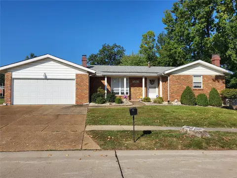 5263 Mild Dr, Saint Louis, MO 63129
