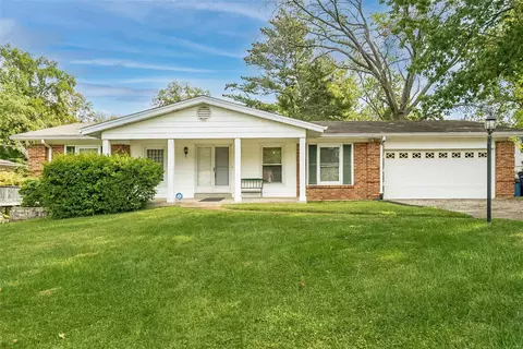 1236 Bonheur Dr, Saint Louis, MO 63146