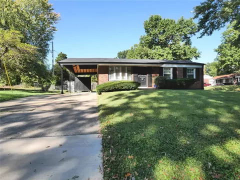 10723 Trask Dr, Saint Louis, MO 63136