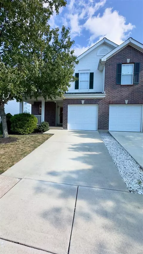 10376 Tiffany Village Circle Dr, Saint Louis, MO 63123