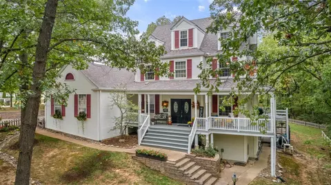 397 Lauren Lndg, Ballwin, MO 63021