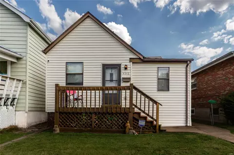 4542 Ray Ave, Saint Louis, MO 63116