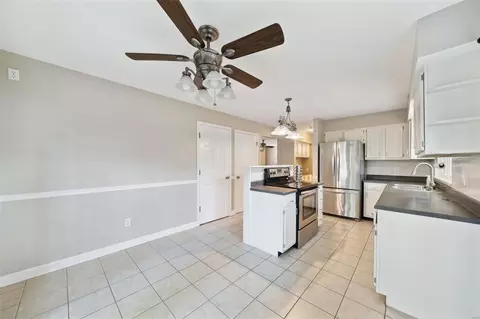808 Spring Hill Farm Dr, Ballwin, MO 63021 photo 5