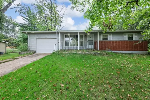 3026 Nettie Dr, Saint Louis, MO 63129