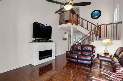 203 Belmonte Cir, O'fallon, MO 63368 photo 2