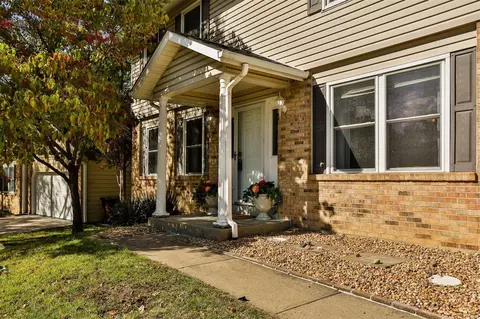 956 Whispering Ridge Ln, Saint Peters, MO 63376