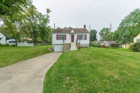 9918 Mitchell Ct, Saint Ann, MO 63074