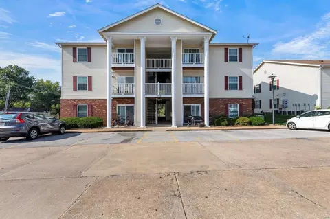 3115 Edwards Pl #304, Maryland Heights, MO 63043