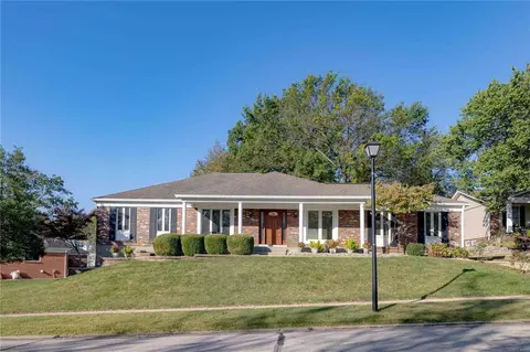 5319 Kingscreek Ct, Saint Louis, MO 63129