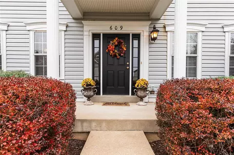 609 Grey Mountain Dr, O'fallon, MO 63368 photo 2