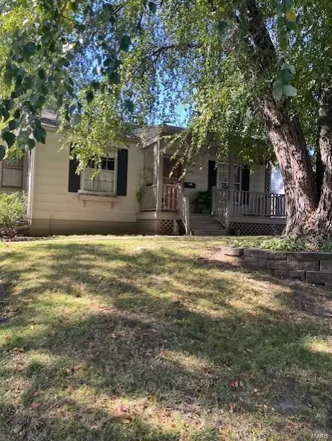1240 Saint Francois St, Florissant, MO 63031