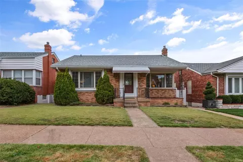 5227 Pernod Ave, Saint Louis, MO 63139