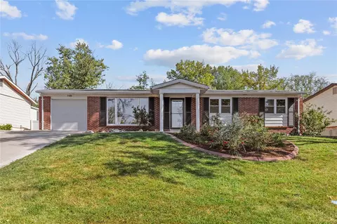1100 Sandstone Dr, Saint Louis, MO 63146