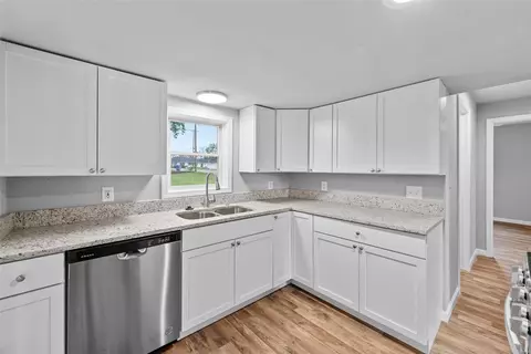 601 Ofallon Ave, O'fallon, MO 63366 photo 3