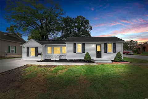 601 Ofallon Ave, O'fallon, MO 63366 photo 2