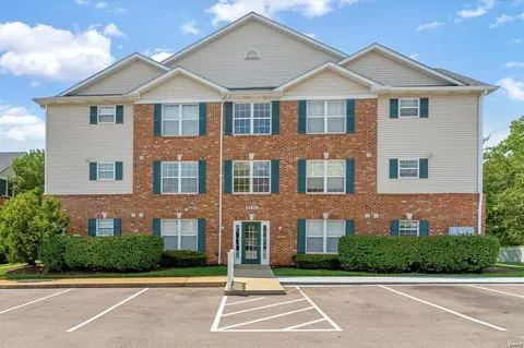 11103 Gravois Rd #204, Saint Louis, MO 63126