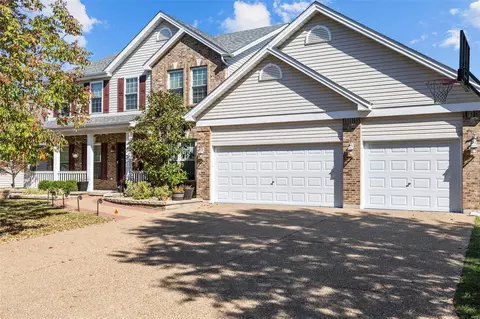 82 N Hillview Dr, Saint Peters, MO 63376