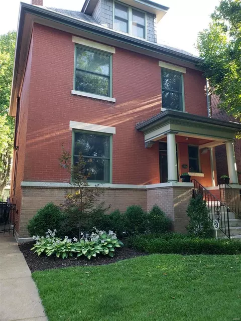 3862 S Utah Pl, Saint Louis, MO 63116