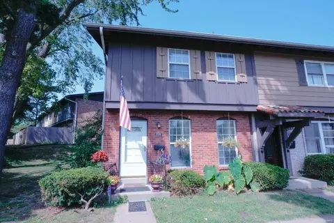 8788 Santa Bella Dr, Hazelwood, MO 63042