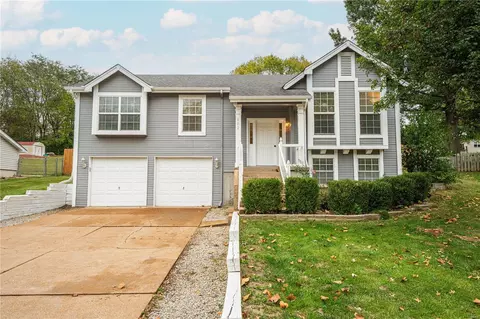 802 Williams Dr, Eureka, MO 63025