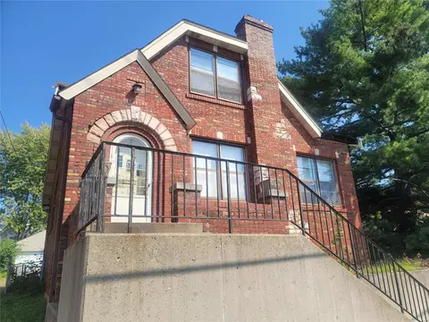 5207 Weber Rd, Saint Louis, MO 63123