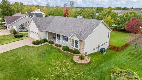 3 Vast Horizon Dr, O'fallon, MO 63368 photo 2
