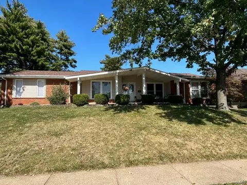 11135 Queensway Dr, Saint Louis, MO 63146