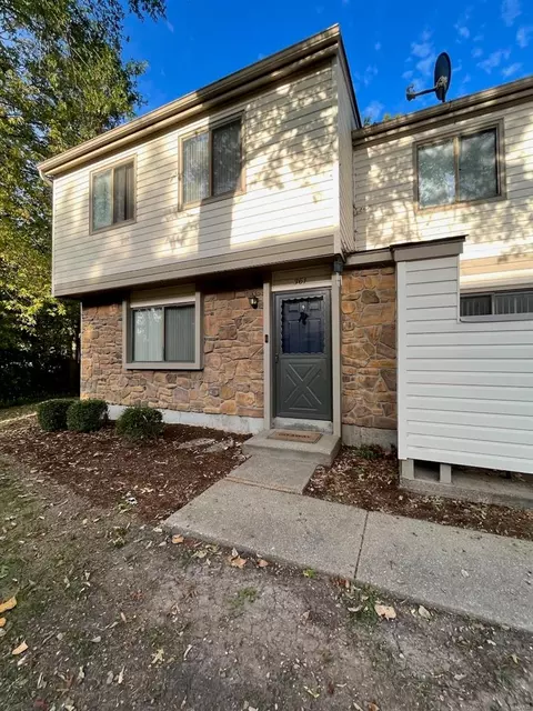 361 Rose Marie Ct #B, Saint Peters, MO 63376