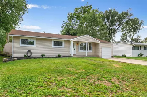 3323 Hannibal Dr, Saint Charles, MO 63301