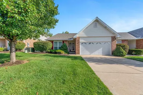 3184 Country Bluff Dr #40A, Saint Charles, MO 63301