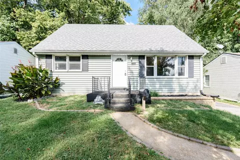 11069 Gertrude Ave, Saint Ann, MO 63074