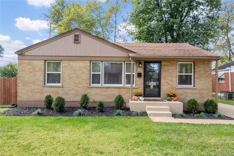 100 W Saint Anthony Ln, Florissant, MO 63031