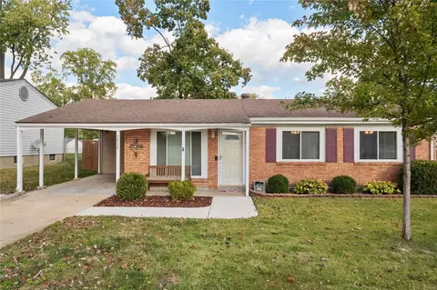 2820 Sugar Tree Ln, Maryland Heights, MO 63043