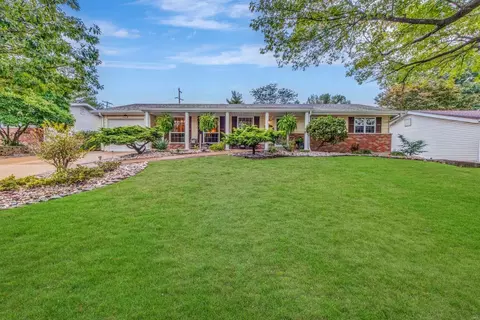 1231 Cedar Ridge Dr, Saint Louis, MO 63146