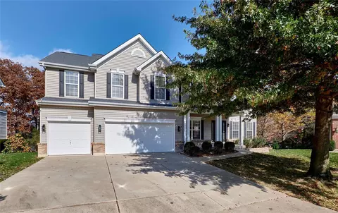 719 Autumnwood Forest Dr, Lake Saint Louis, MO 63367